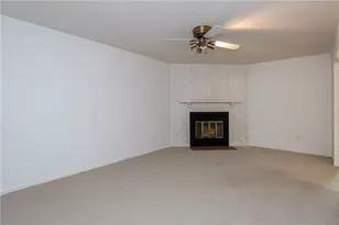 696 Hidden Valley Ct, Fairborn, OH 45324 - Photo 8