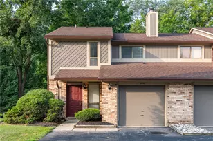 696 Hidden Valley Ct, Fairborn, OH 45324 - Photo 1