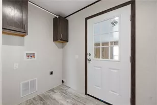 125 S Point Dr, Fairborn, OH 45324 - Photo 12