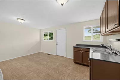 6826 Hubbard Drive, Dayton, OH 45424 - Photo 8