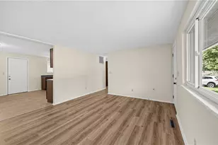 6826 Hubbard Dr, Dayton, OH 45424 - Photo 4