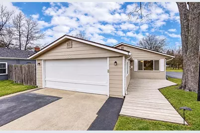 555 East Drive, Dayton, OH 45419 - Photo 1