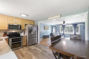 4060 Middlebrook Dr, Beavercreek, OH 45440 - Photo 8