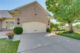 2824 Legend Falls Ct, Beavercreek, OH 45431 - Photo 4