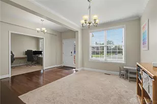 10135 Meadow Woods Ln, Centerville, OH 45458 - Photo 2