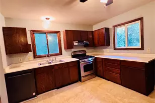 3426 Suburban Dr, Beavercreek, OH 45432 - Photo 4