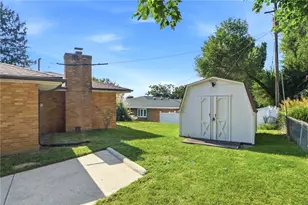 2630 Hazelbrook Dr, Butler Twp, OH 45414 - Photo 32