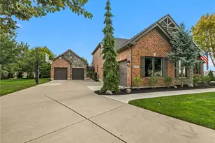 11076 Cold Spring Dr, Centerville, OH 45458 - Photo 2