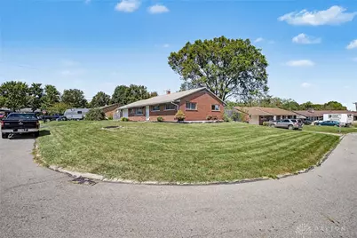 205 Cherry Blossom Place, West Carrollton, OH 45449 - Photo 4