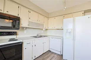 2260 Coach Dr, Kettering, OH 45440 - Photo 14