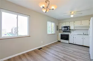 2260 Coach Dr, Kettering, OH 45440 - Photo 10