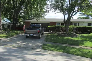605 Cromer Ct, Englewood, OH 45322 - Photo 2