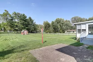 2752 Danbury Rd, Springfield, OH 45505 - Photo 26
