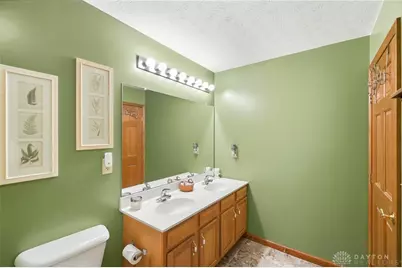 135 Country Manor Drive, Wilmington, OH 45177 - Photo 32