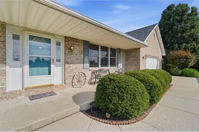 135 Country Manor Drive, Wilmington, OH 45177 - Photo 8