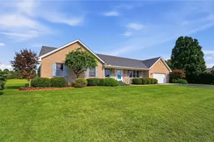 135 Country Manor Dr, Wilmington, OH 45177 - Photo 4