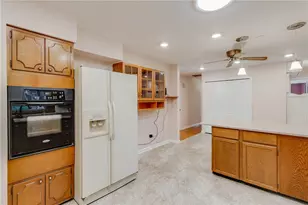 135 Lisa Ln, Yellow Springs Vlg, OH 45387 - Photo 8