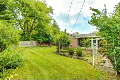135 Lisa Lane, Yellow Springs Vlg, OH 45387 - Photo 32