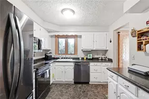 348 Ridgewood Dr, Fairborn, OH 45324 - Photo 12