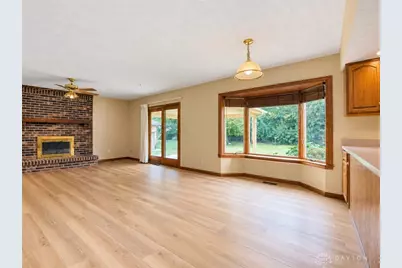 945 Stonehenge Drive, Tipp City, OH 45371 - Photo 8