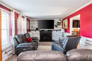 7600 Stonecrest Dr, Huber Heights, OH 45424 - Photo 16
