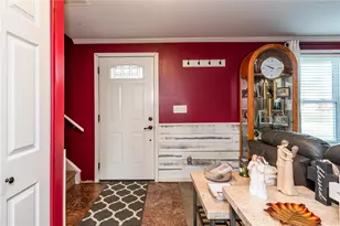7600 Stonecrest Dr, Huber Heights, OH 45424 - Photo 8