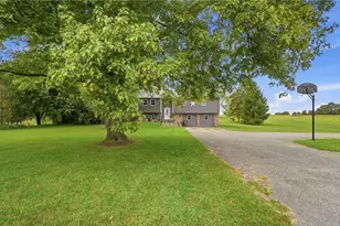 1733 Newlove Rd, South Charleston, OH 45368 - Photo 2