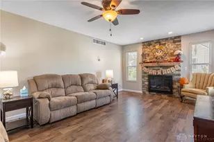 1946 Michelle Ln, Middletown, OH 45044 - Photo 6