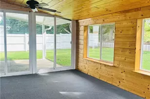 3912 Raymond Dr, Enon Vlg, OH 45323 - Photo 2