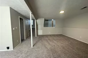 4403 Woodpoint Ct, Huber Heights, OH 45424 - Photo 12