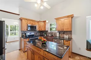 8764 Cheers Cir, Huber Heights, OH 45424 - Photo 16