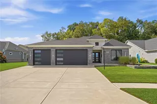 9493 Monaco Cir, Centerville, OH 45458 - Photo 1