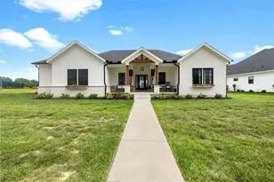 2164 Northbridge Trl, Troy, OH 45373 - Photo 2