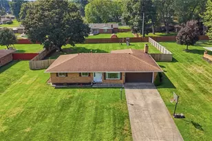 2825 Walford Dr, Centerville, OH 45440 - Photo 2