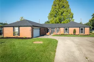 2411 Brown Bark Dr, Beavercreek, OH 45431 - Photo 1