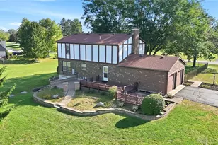 5375 S Hickory Ct, Lewisburg, OH 45338 - Photo 4