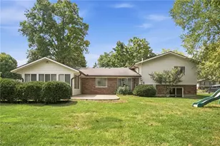 7611 Pelway Dr, Centerville, OH 45459 - Photo 2