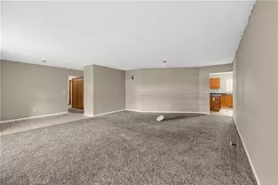 6636 Portrait Dr, Dayton, OH 45415 - Photo 4