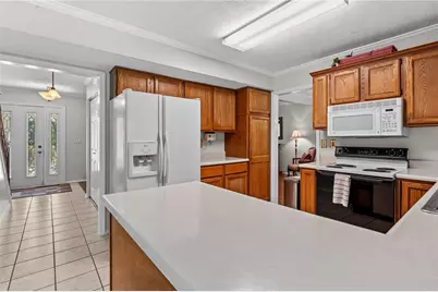 8807 Deer Valley Drive, Huber Heights, OH 45424 - Photo 10