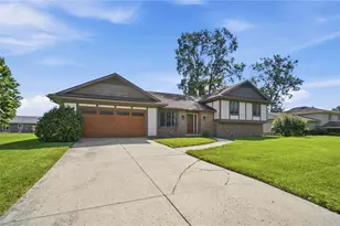 1444 Timberlane Dr, Lima, OH 45805 - Photo 2