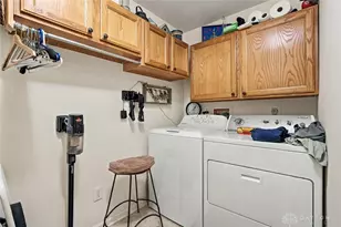 6901 Wembley Cir, Centerville, OH 45459 - Photo 24