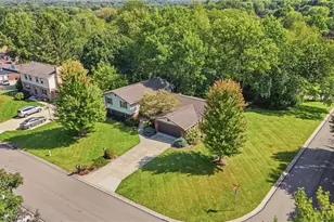 3888 Frostwood Dr, Beavercreek, OH 45430 - Photo 4