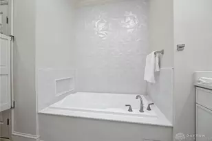 889 Timberlake Ct, Dayton, OH 45429 - Photo 40