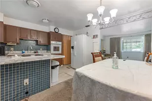 1706 Clovis Ct, Dayton, OH 45417 - Photo 6