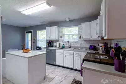 5950 Hillary, Dayton, OH 45426 - Photo 8