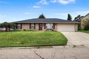 6230 7 Pines Dr, West Carrollton, OH 45449 - Photo 2