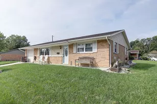 5753 Lily Ln, Dayton, OH 45414 - Photo 2