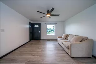 7701 Shepherdess Dr, Huber Heights, OH 45424 - Photo 6