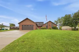 2379 Meadowgreen Dr, Beavercreek, OH 45431 - Photo 1