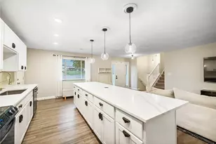 7207 Barr Cir, Dayton, OH 45459 - Photo 8